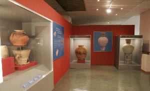 VALIOSAS. Vasijas de tamaño medio y grande que se exponen en el Arqueológico. / J. M. RODRÍGUEZ / AGM