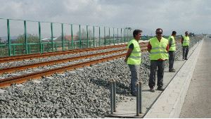 DOBLE VÍA. Plataforma de la nueva variante ferroviaria del Reguerón por donde circulará la alta velocidad. / ISRAEL SÁNCHEZ/AGM