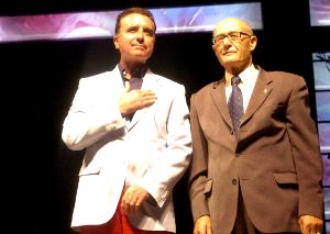 LA MANO EN EL CORAZÓN. Ortega Cano junto a Sebastián Escudero, fundador del Festival de Lo Ferro. / M. GARCIA/AGM