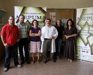 EXPERTOS. Roberto Cañavate, Juan Francisco Sánchez, Belén Cobacho, Juan Jesús Bernal, María Eugenia Alcate y Mari Carmen Lozano, ayer en el Departamento de Métodos Cuantitativos de la UPCT. / P. SÁNCHEZ