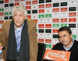 Trujilo posa ante los    periodistas. / M. BUESO