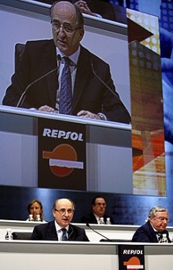 I. Antonio Brufau durante la junta de accionistas. / EFE