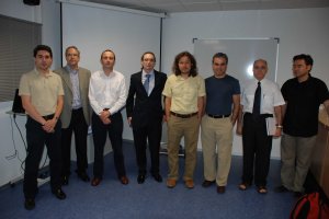 Ricardo Fernández, junto a profesores y examinadores. / J. L.
