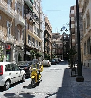 Calle Palas, con la de Cuatro Santos al fondo. :: P. SÁNCHEZ / AGM