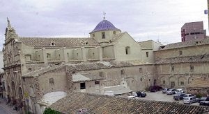 Lateral del Carmen y parte del convento carmelita, hace unos años. ::                             PACO ALONSO / AGM