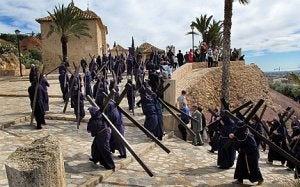 Vía Crucis Penitencial al Calvario del Paso Morado la pasada Semana Santa. ::                             PACO ALONSO / AGM