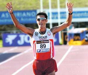 Una imagen de Miguel Ángel López al terminar una carrera. ::                             ALBERTO MORANTE