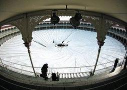 La cúpula de la plaza de toros, tras desplomarse en la madrugada de ayer. Foto: Ángel Navarrete