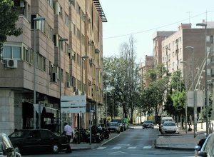 Calle del Almirante Baldasano, con la Alameda de San Antón al fondo. ::
J. M. RODRÍGUEZ / AGM