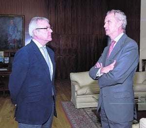 Valcárcel y el ministro Morenés, ayer, en Madrid. ::                             CARM