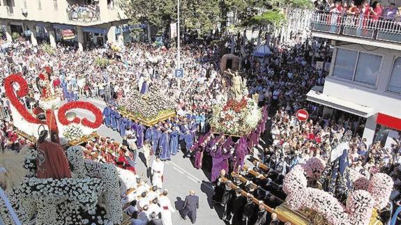 Miles de personas vieron el Encuentro en Alhama.