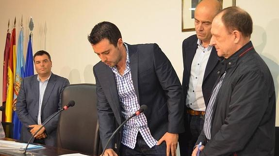 Alfonso Samper toma posesión como concejal en el Ayuntamiento de San Javier