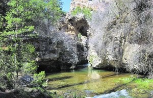 Remanso del río Guadalaviar, bajo la cascada de Calomarde, en la Sierra de Albaracín