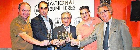 Juanjo Nicolás, Rafael Moreno, Francisco González, Juan F. Carmona y Juan Muñoz, ayer. 