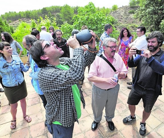 Reunión de miembros de Podemos, ayer, en Cehegín.