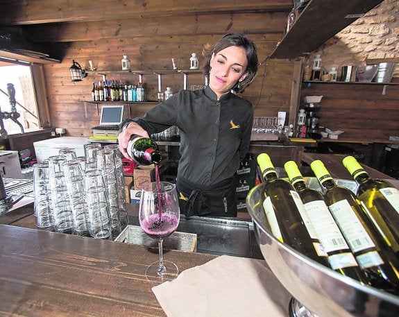 El último servicio de camarera de la eurodiputada