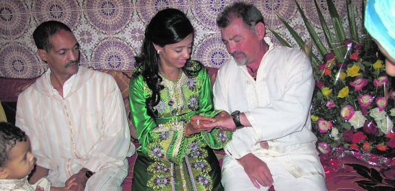 Nayat y Juan Carlos en la casa de un familiar de la novia en Marrakech, durante uno de los viajes a Marruecos de la pareja. 