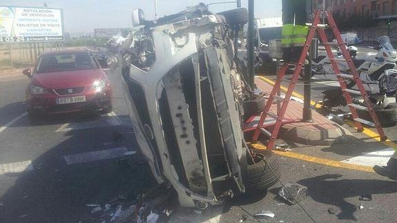 Imagen del coche accidentado este viernes. 