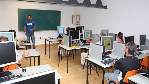 Cuatro cursos para aprender informática en Torre Pacheco y Balsicas