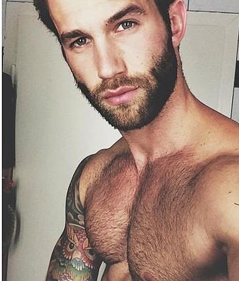 El modelo Andre Hamann posando en su cuenta de Instagram