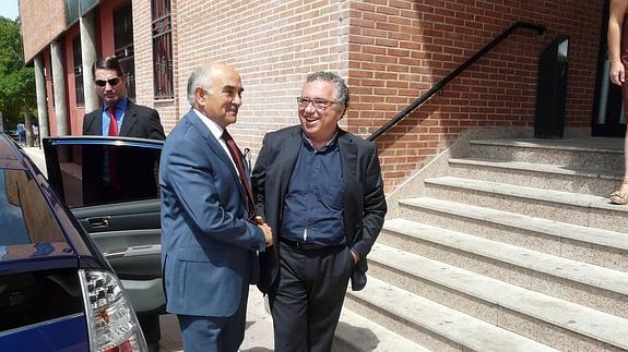 El presidente del Gobierno de Murcia, Alberto Garre, con el alcalde de Molina de Segura, Eduardo Contreras.