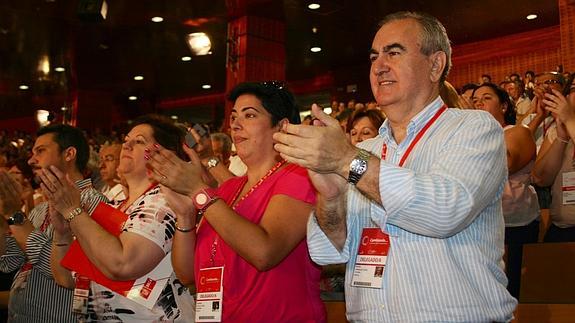 Tovar (dcha.), durante el congreso.