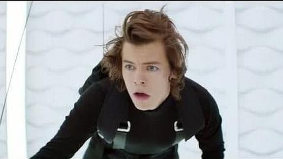 Harry Styles en el spot de la nueva fragancia de One Direction