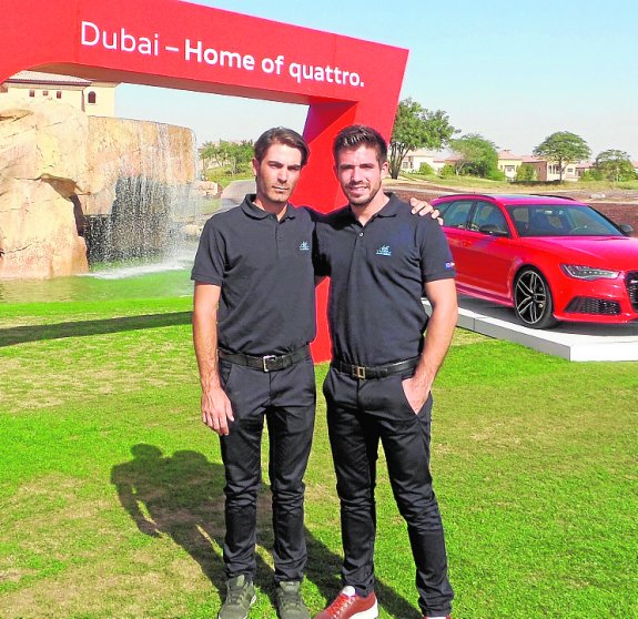 Foto oficial de la pareja murciana, Javier Murcia (i) y Mauricio Marín, en la final internacional disputada en Dubái.
