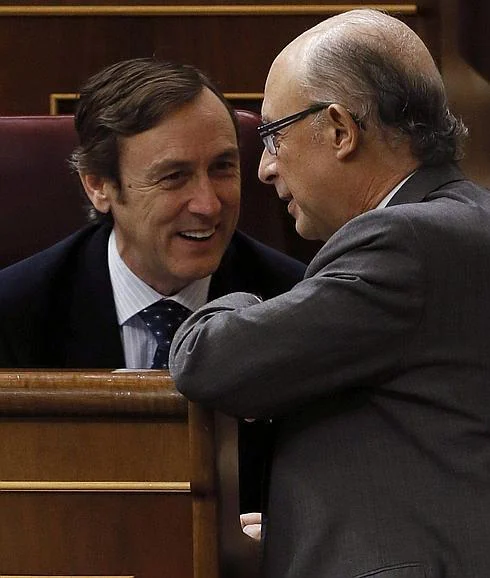 Montoro, junto a Hernando, hoy en el Congreso.