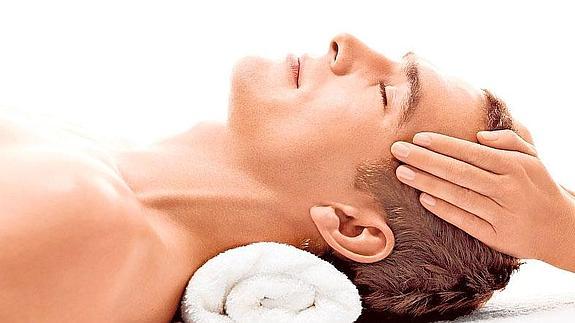 Belleza. Servicios como los de depilacion y limpieza facial, muy demandados desde hace algunos años, pero hay otros que están empezando a abrirse paso y que perfectamente podrían convertirse en un regalo ideal para aquellos hombres que dan importancia a su cuerpo. Más información: Geli D Mora, Paseo Alfonso XIII, 32