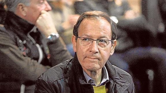 El alcalde, Miguel Ángel Cámara, con semblante serio durante la Cabalgata del lunes. 