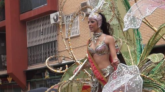 Alicia Rodríguez comenzando el desfile del Martes de Carnaval