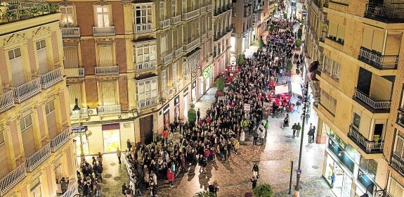 La manifestación, entrando a la calle Santa Florentina, camino de la Asamblea Regional. 