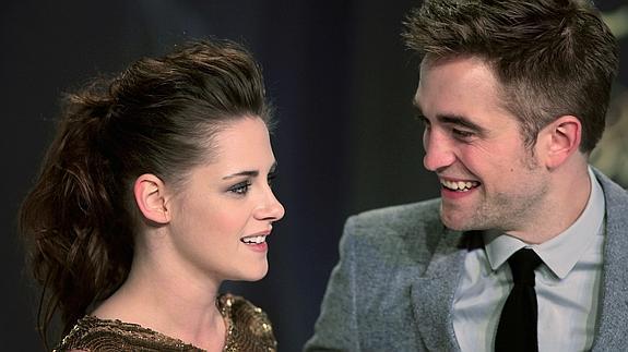 Kristen Stewart y Robert Pattinson en el estreno de 'Luna NUeva' 