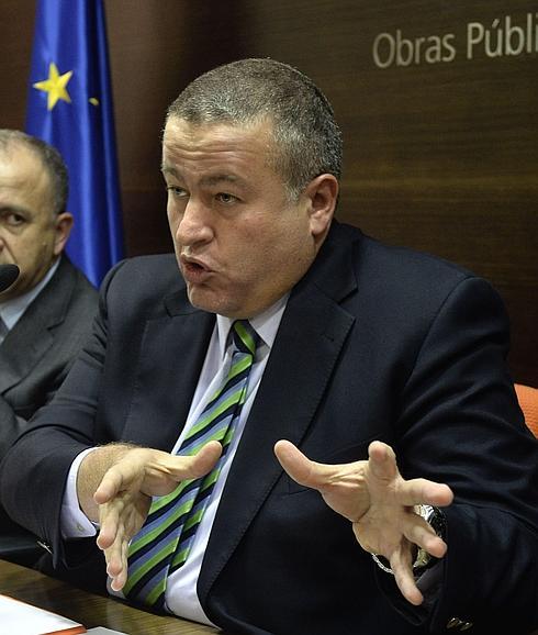 Bernabé: «Los murcianos se podrán tomar las uvas este año en la Puerta del Sol viajando en AVE»
