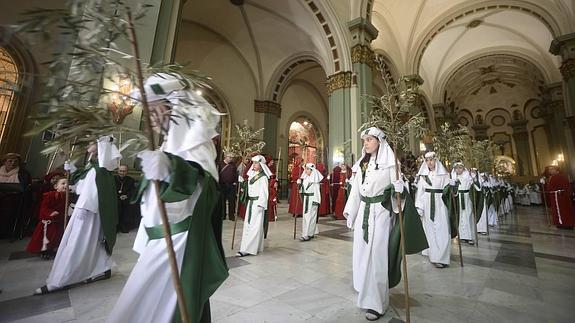 La Oración del Huerto sale de Santa María, con sus ramas de olivo.