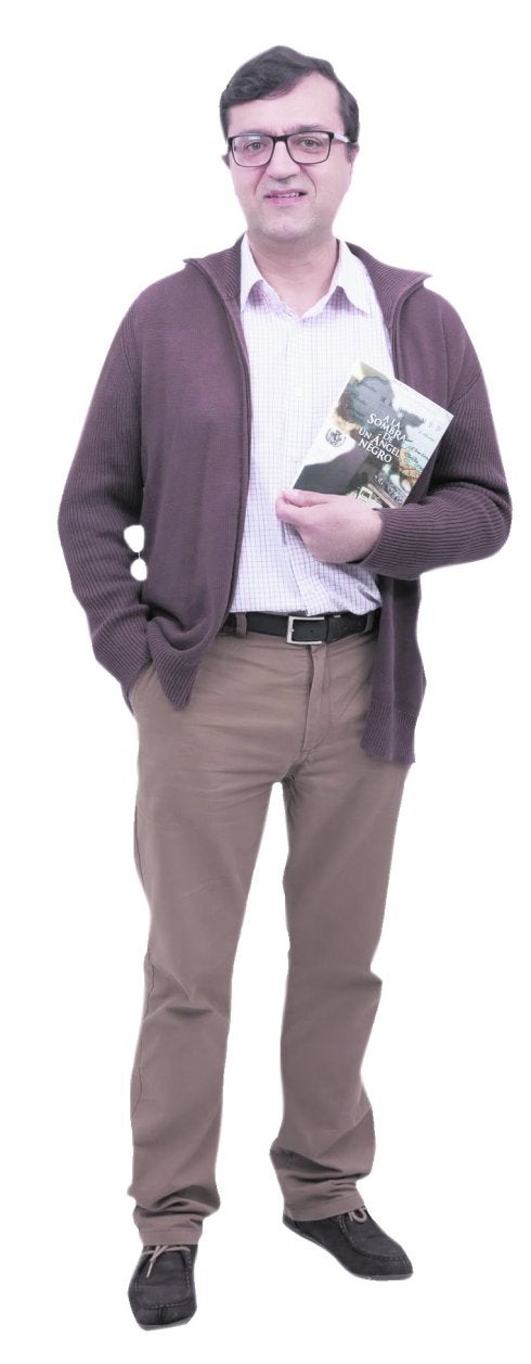 Fulgencio Caballero, con su obra. :: Moreno
