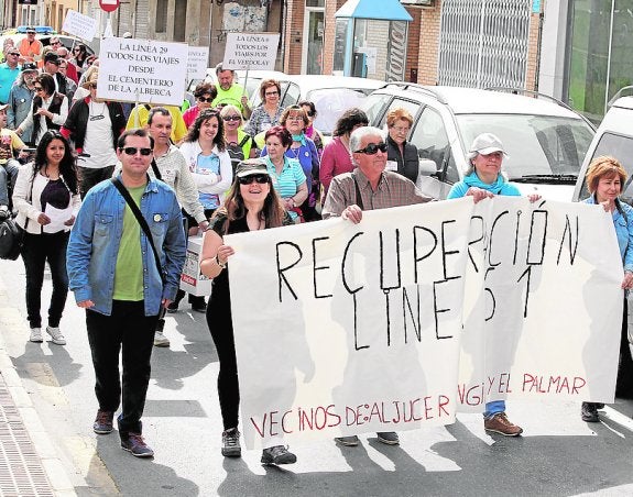 Los afectados durante la manifestación. 