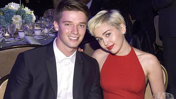 Miley Cyrus y Patrick Schwarzenegger. 