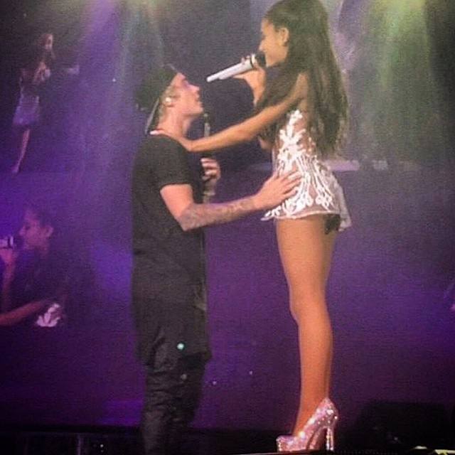 Justin Bieber y Ariana Grande en el concierto de Los Ángeles. 