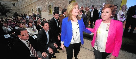 La ministra Fátima Báñez, ayer, en la presentación de la candidatura de Pilar Barreiro. 