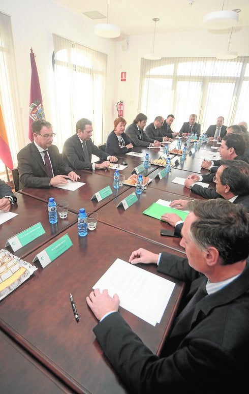 Bascuñana, Fernández de Mesa y Barreiro, en la reunión.