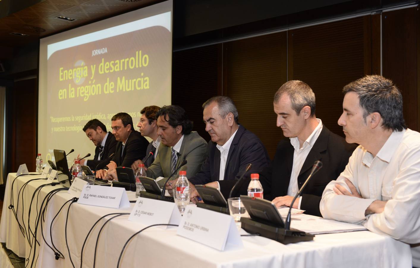 Miguel Sánchez, Pujante, Ruiz, Martínez-Aroca, Tovar, César Nebot y Antonio Urbina. 