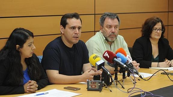 Rueda de prensa de Cambiemos Murcia, este viernes. 