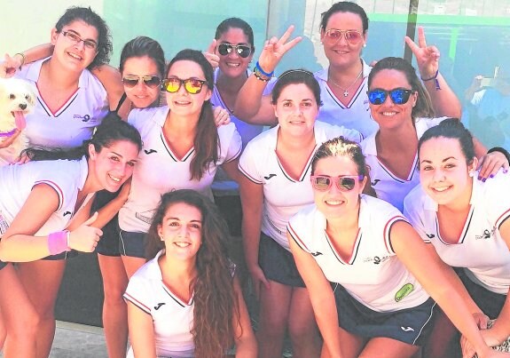 Jugadoras del club Agridulce, campeonas regionales de pádel. 