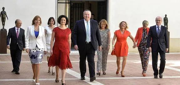 De izquierda a derecha, Andrés Carrillo, Violante Tomás, Encarna Guillén, María Dolores Pagán, Francisco Bernabé, María Isabel Sánchez-Mora, Adela Martínez- Cachá, Noelia Arroyo y Juan Hernández Albarracín, ayer en San Esteban. 