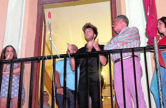 Blas Cantó en el balcón del Consistorio. 