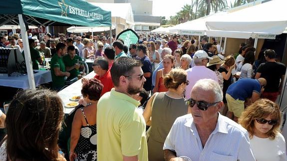 La calle de las tapas en el Gastrotour. 