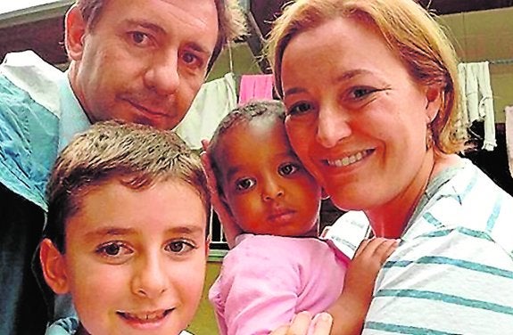 Juan Carlos y Ana, con sus hijos Jorge y Noé, en una foto familiar. 