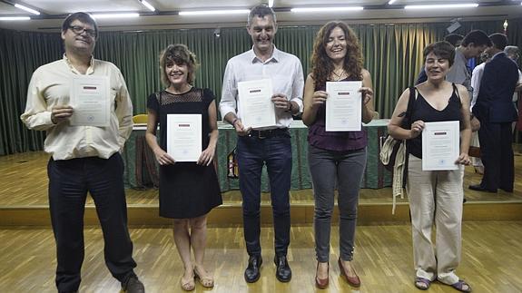 Los  parlamentarios regionales de Podemos, salvo Antonio Urbina, el día que recibieron sus actas de diputados.